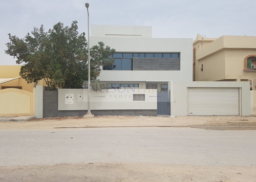 Fantastic Modern Brand New Villa 4 beds