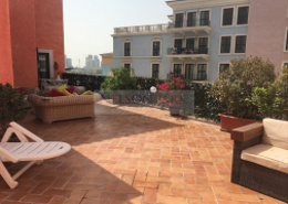 Spacious 4 bed Duplex Apt - Huge Balcony