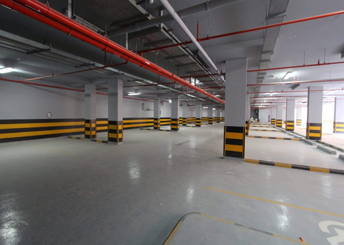 Nice shop to rent in al Nasr Street 90 sqm