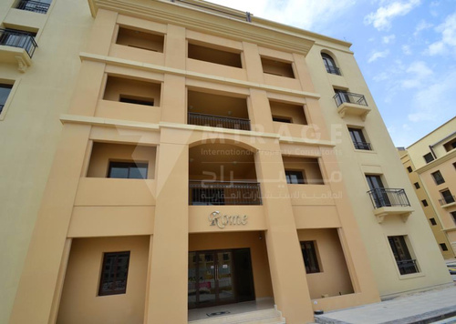 Stunning studio apartment with balcony in Lusail.