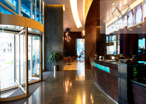 Special Offer: 3-BR Apartment at 44Tower