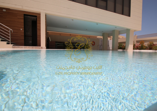 ULTRA MODERN Villa 10 Minutes to West Bay