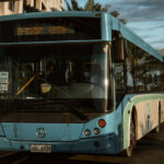 باصات مترو قطر: المسارات، الأسعار، وطريقة الربط بين الحافلات والمترو