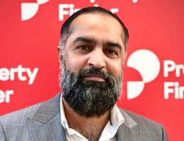 العميل Ahmed riaz
