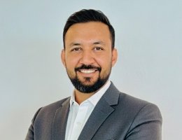 العميل Arsalan Ali Naqvi