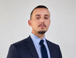 Agent Amir Ladaycia