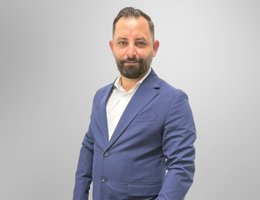 العميل Hussein Chamas