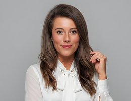 العميل Sophia Stone