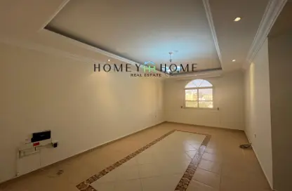 Empty Room image for: Apartment - 3 Bedrooms - 3 Bathrooms for rent in Al Sadd - Al Sadd - Doha, Image 1