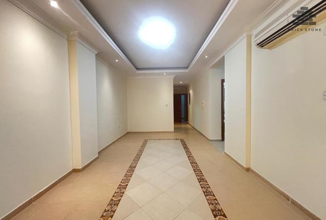 942907 - Property Image 2