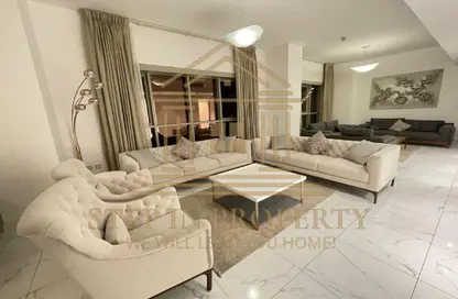 Apartment - 3 Bedrooms - 4 Bathrooms for rent in City Center Towers - West Bay - Doha