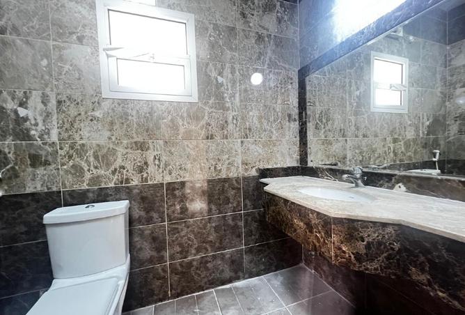 988899 - Property Image 3