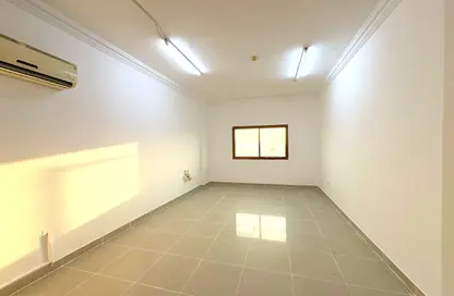 Apartment - 3 Bedrooms - 3 Bathrooms for rent in Bin Omran - Fereej Bin Omran - Doha