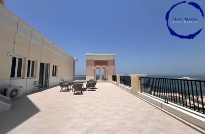 Penthouse - 2 Bedrooms - 3 Bathrooms for rent in Viva West - Viva Bahriyah - The Pearl Island - Doha