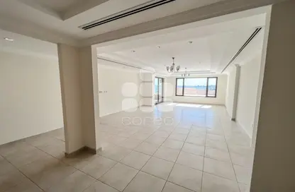 Apartment - 1 Bedroom - 1 Bathroom for rent in Burj Eleganté - Porto Arabia - The Pearl Island - Doha Apartment - 1 Bedroom - 1 Bathroom for rent in Burj Eleganté - Porto Arabia - The Pearl Island - Doha