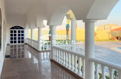 Villa - 3 Bedrooms - 6 Bathrooms for rent in Umm Abirieh - Al Shamal