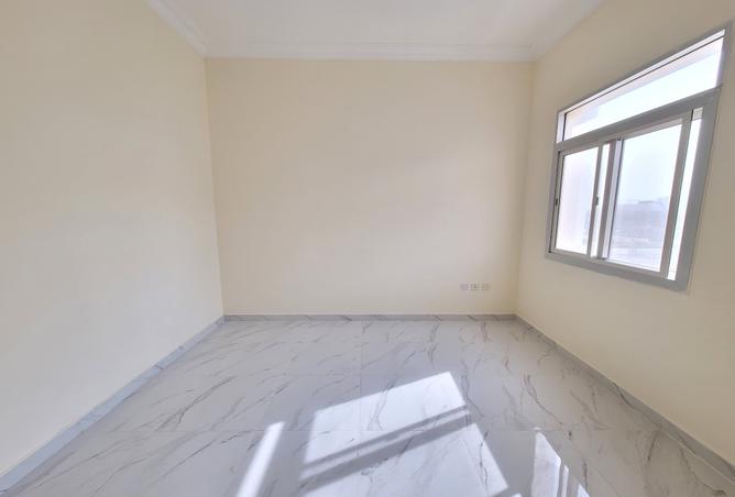 992070 - Property Image 2