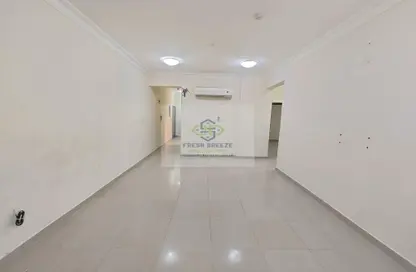 Apartment - 2 Bedrooms - 2 Bathrooms for rent in Umm Ghwailina Comm - Umm Ghuwalina - Umm Ghuwailina - Doha