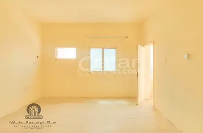 سكن عمال - استوديو - 8 حمامات للايجار في طريق سلوى - المنطقة الصناعية القديمة - الريان - الدوحة