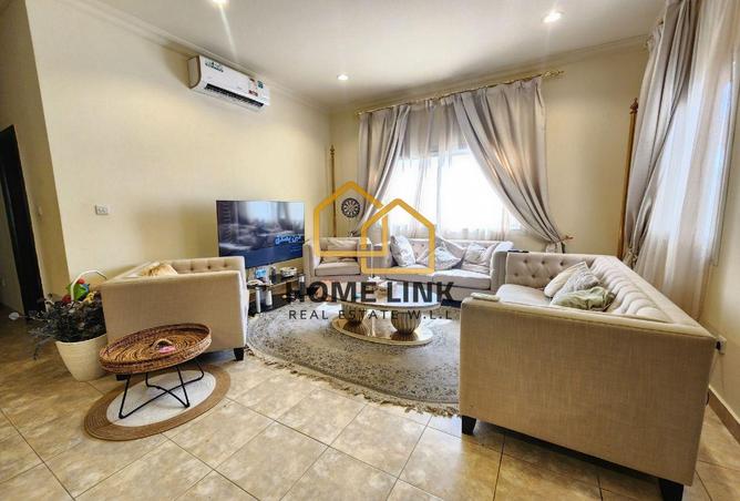 983352 - Property Image 3