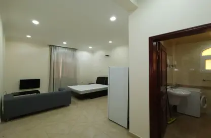 Apartment - Studio for rent in Izghawa - Izghawa - Doha