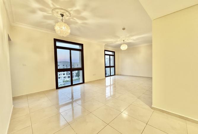 938763 - Property Image 2