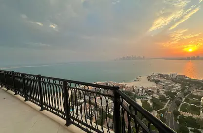 Apartment - 3 Bedrooms - 5 Bathrooms for rent in Floresta Gardens - Floresta Gardens - The Pearl Island - Doha