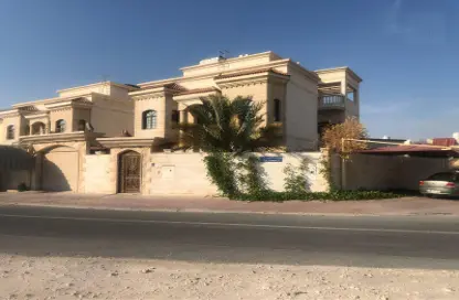 Outdoor Building image for: Villa - 4 Bedrooms - 5 Bathrooms for rent in Umm Al Seneem Street - Ain Khaled - Doha, Image 1