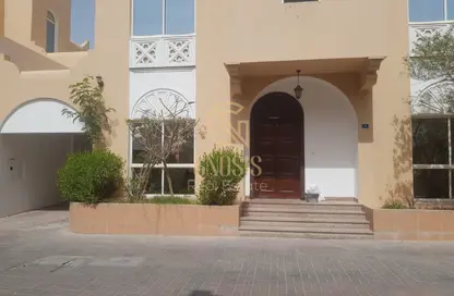مجمع سكني - 5 غرف نوم - 5 حمامات للايجار في شارع المطار القديم - طريق المطار القديم - الدوحة