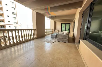 Apartment - 2 Bedrooms - 3 Bathrooms for rent in Tower 8 - Porto Arabia - The Pearl Island - Doha
