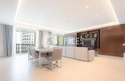 Apartment - 3 Bedrooms - 4 Bathrooms for sale in Viva East - Viva Bahriyah - The Pearl Island - Doha