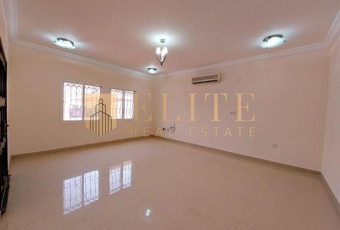 927727 - Property Image 2
