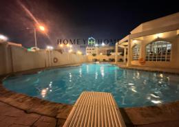 صورةحوض سباحة لـ: شقة - 2 غرف نوم - 1 حمام للكراء في شارع المطار القديم - طريق المطار القديم - الدوحة, صورة 1