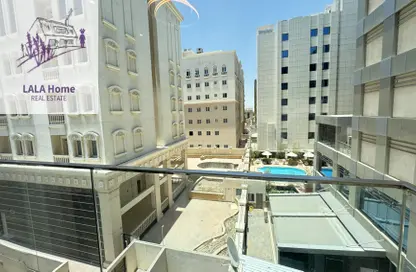 شقة - غرفة نوم - 1 حمام للايجار في مبنى رمادا التجاري - شارع الروابي - المنتزه - الدوحة