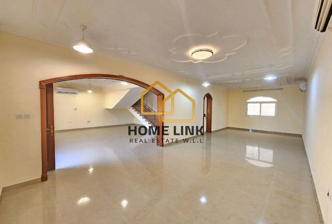 946602 - Property Image 2
