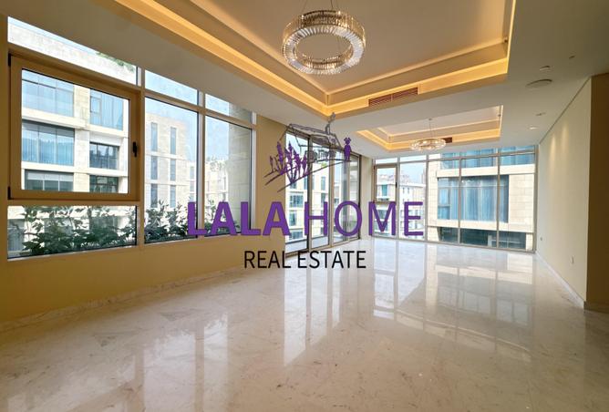 914326 - Property Image 2