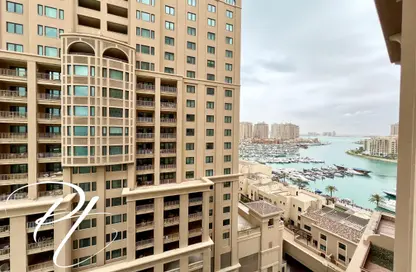 Apartment - 1 Bedroom - 2 Bathrooms for rent in Tower 18 - Porto Arabia - The Pearl Island - Doha