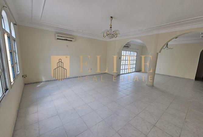 974401 - Property Image 2