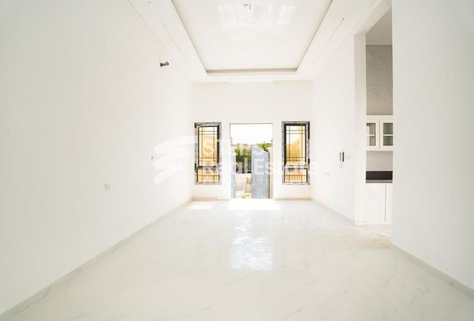 948749 - Property Image 3