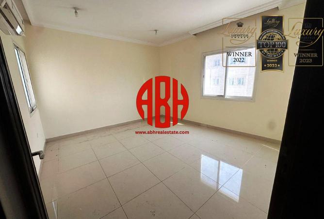 933142 - Property Image 3