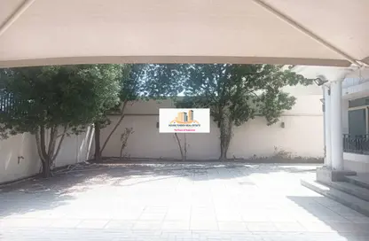 Villa - 5 Bedrooms - 6 Bathrooms for rent in Al Maamoura - Al Maamoura - Doha