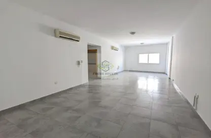 شقة - 3 غرف نوم - 3 حمامات للايجار في شارع انس - فريج بن محمود الشمالي - فريج بن محمود - الدوحة