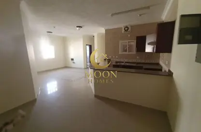 Apartment - 2 Bedrooms - 2 Bathrooms for rent in Al Muntazah - Doha