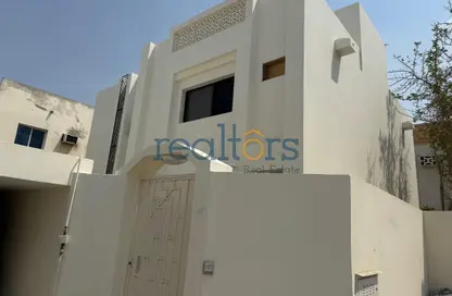 فيلا - 3 غرف نوم - 4 حمامات للايجار في شارع المطار القديم - طريق المطار القديم - الدوحة