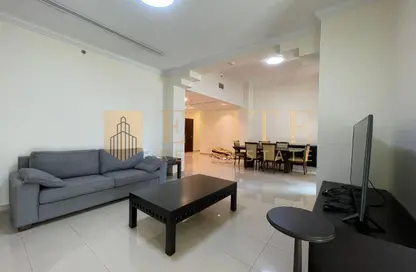 Apartment - 2 Bedrooms - 3 Bathrooms for rent in West Bay Tower - West Bay - West Bay - Doha