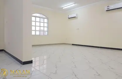 Compound - 5 Bedrooms - 4 Bathrooms for rent in Ain Khaled - Doha