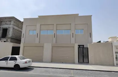 Villa - 7+ Bedrooms - 4 Bathrooms for rent in Izghawa - Izghawa - Doha