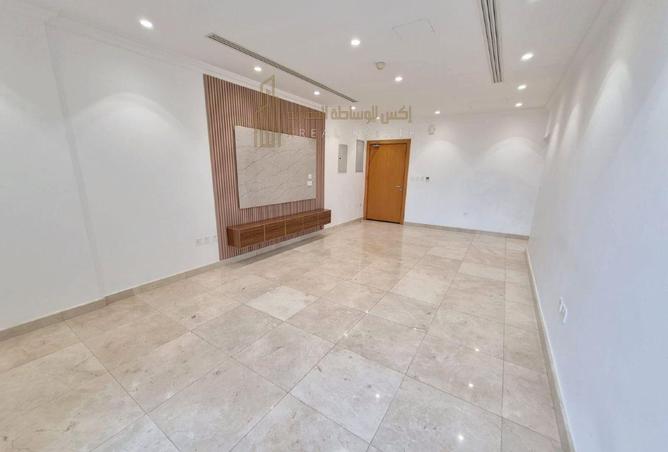 967469 - Property Image 3