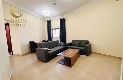 Apartment - 1 Bedroom - 2 Bathrooms for rent in Umm Ghuwalina - Umm Ghuwailina - Doha