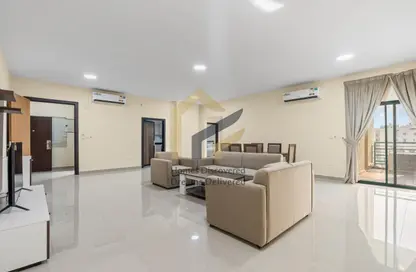 Apartment - 2 Bedrooms - 2 Bathrooms for rent in Old Al Ghanim - Al Ghanim - Doha
